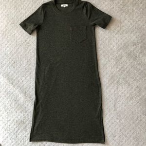 Madewell tshirt dress in heathered hunter green.